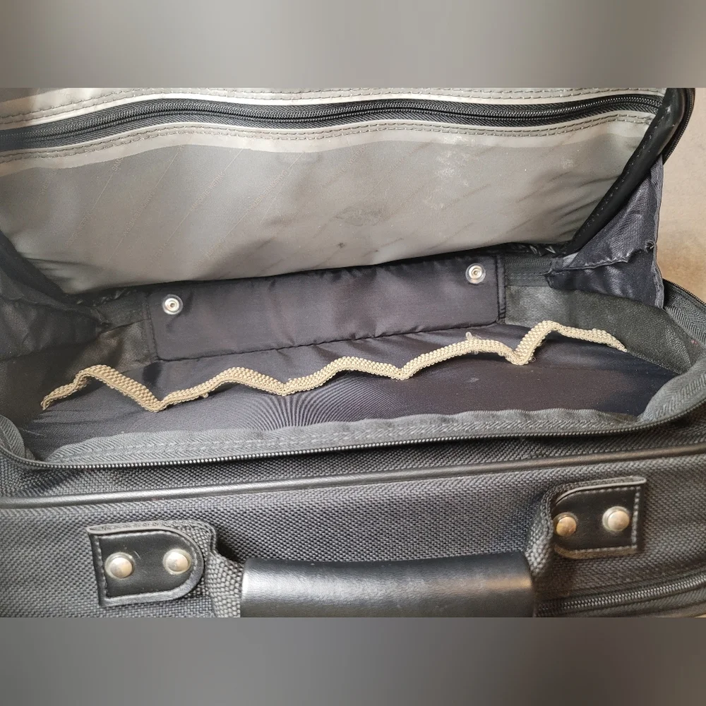 Samsonite Black Travel Tote Carry-On Bag Overnight Business Briefcase 17